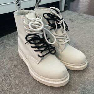 Doc Martens Size 6 Lace up combat boots
